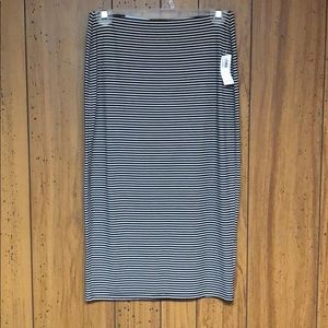 Never worn black & white pencil skirt